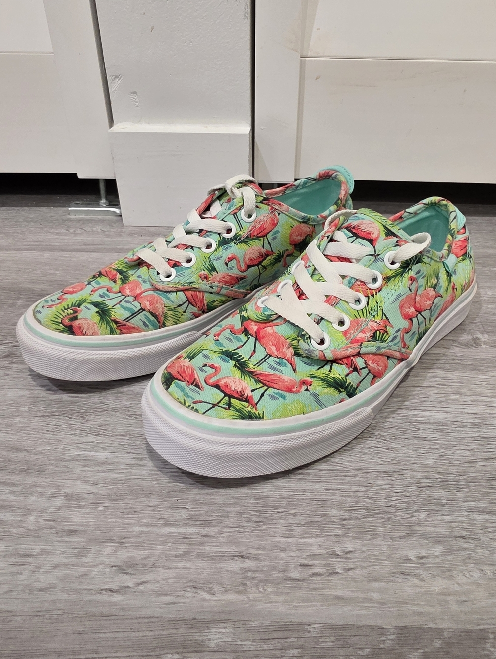 Vans Ultra Cush - Flamingo Tie Closure Shoes Sneakers Sz. 7.5 - NWOB